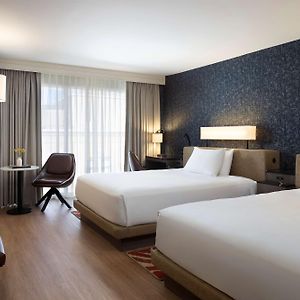 Queen Room Two Queen Beds Accessible Tub Disability Access